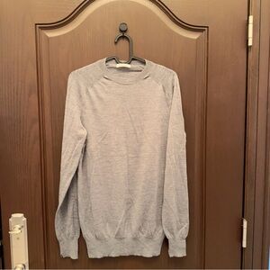 Women's Gray Lightweight 100% Wool Sweater Soft and Skin-Friendly